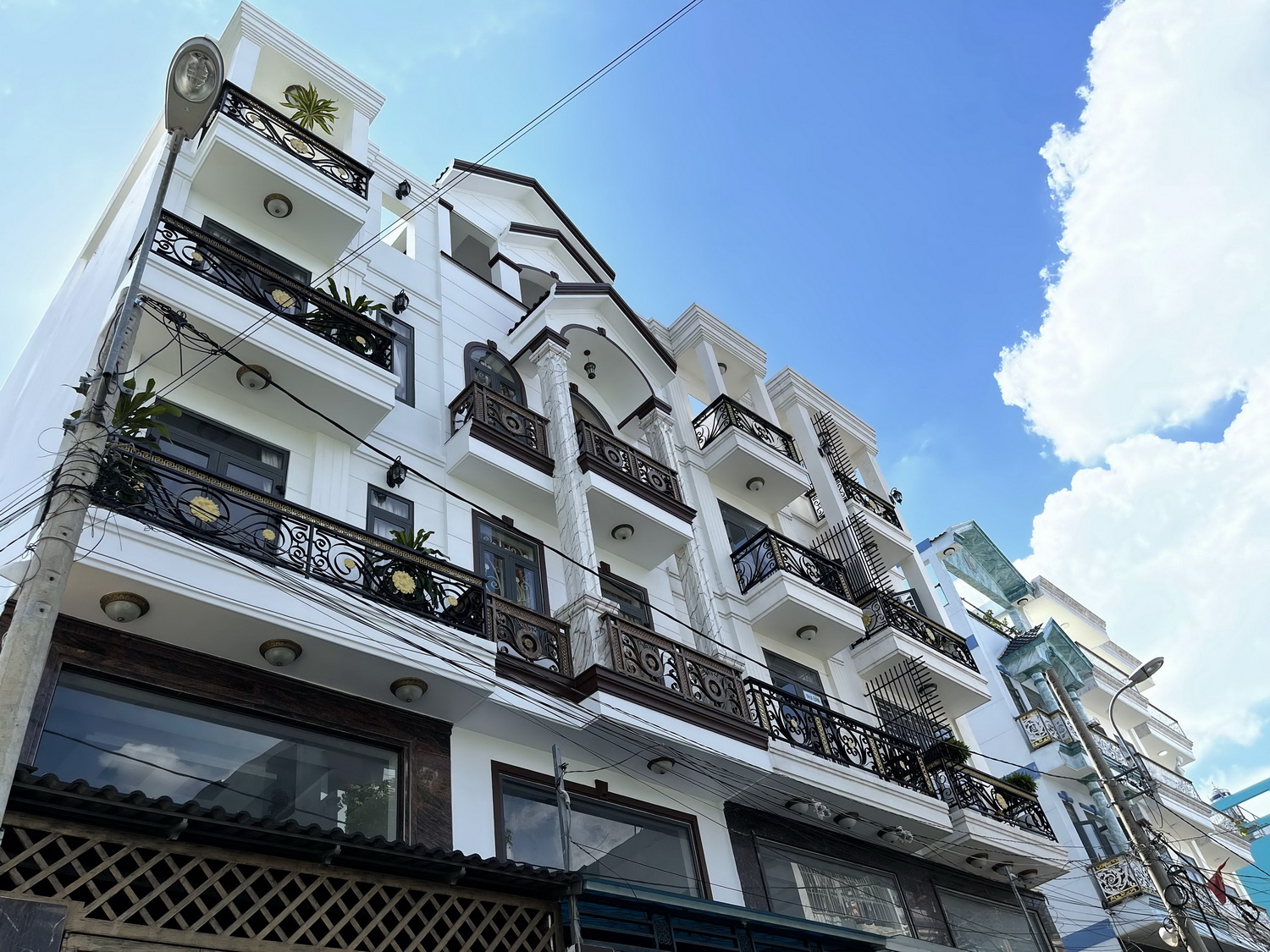 C.Chủ bán 4 lầu tk Singapore đẹp lung linh hẻm nhựa 8m - 240/24 Phạm Văn Chiêu - Hoa hồng 1% gửi AE